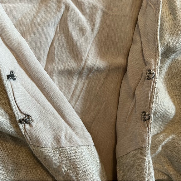 NWT, XS Abercrombie & Fitch cream, linen tie front shirt - Picture 7 of 7